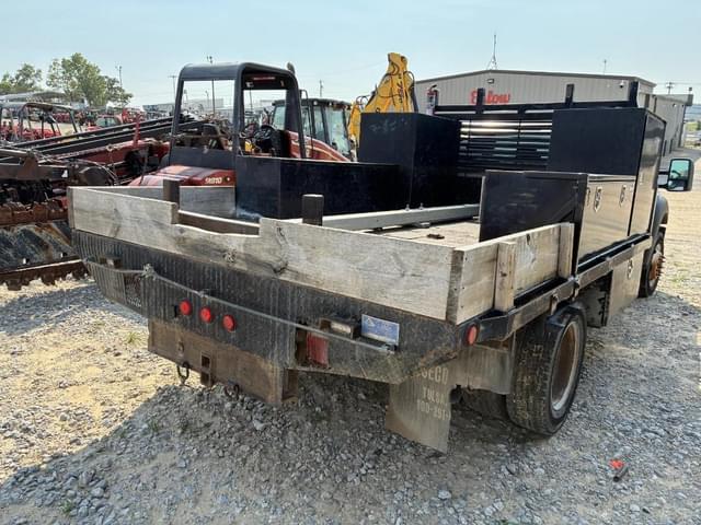 Image of Ford F-550 equipment image 2