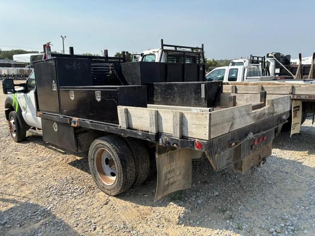 Image of Ford F-550 equipment image 4