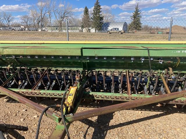 Image of John Deere 8300 equipment image 1