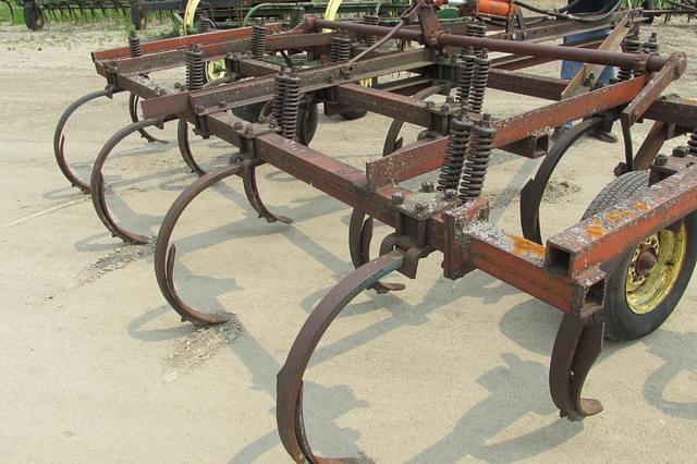 Image of International Harvester 55 equipment image 2
