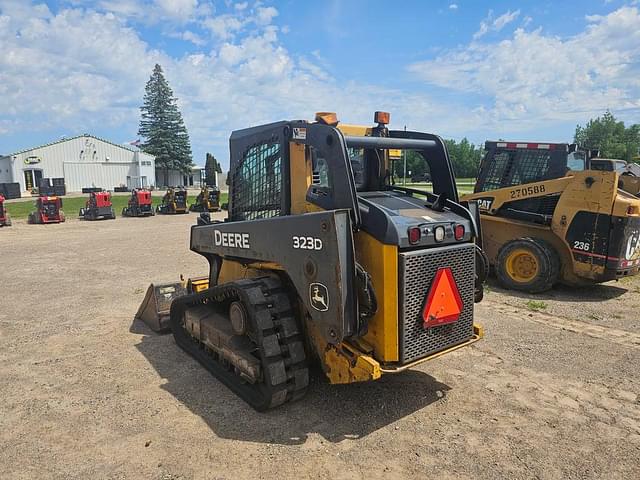 Image of John Deere 323D equipment image 2
