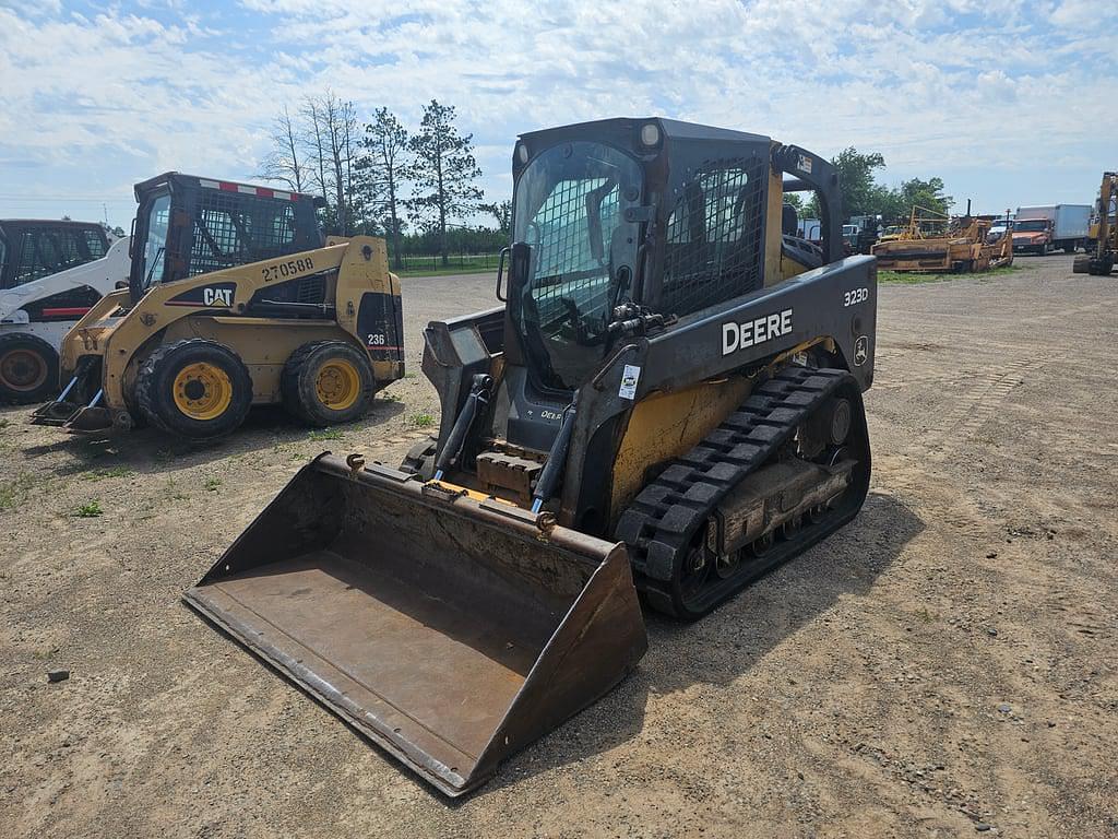 Image of John Deere 323D Primary image
