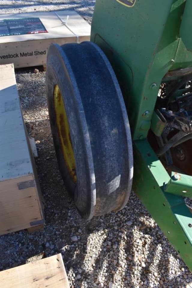 Image of John Deere 8200 equipment image 4