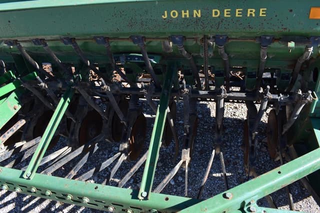 Image of John Deere 8200 equipment image 2