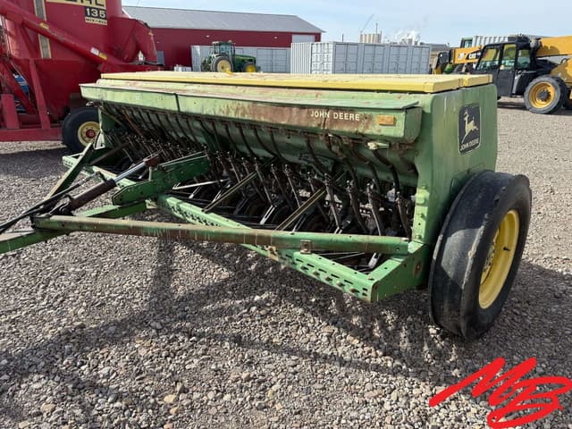 Image of John Deere 8300 equipment image 2