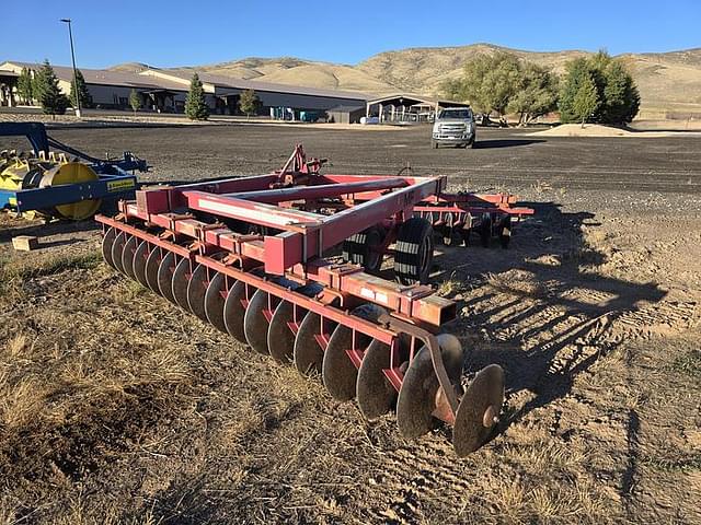 Image of Massey Ferguson 730 equipment image 2