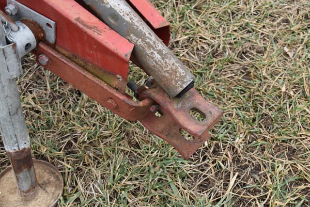 Image of International Harvester 400 equipment image 3