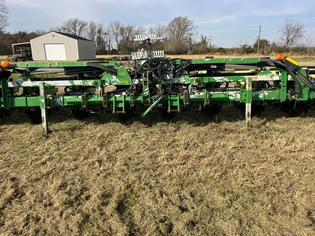 Image of John Deere 1720 equipment image 1