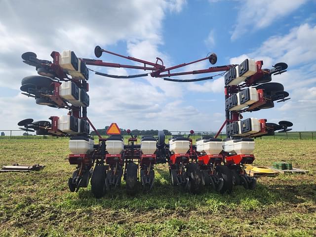 Image of White 6122 equipment image 3