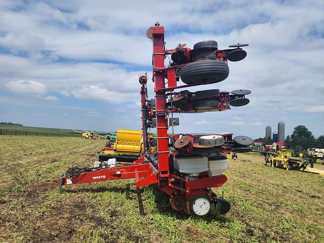 Image of White 6122 equipment image 1