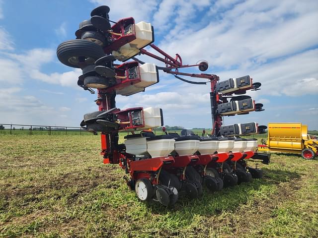 Image of White 6122 equipment image 2