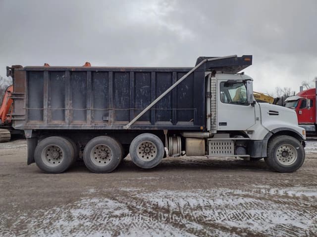 Image of Volvo VHD equipment image 2
