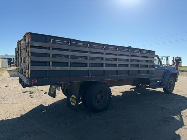 Image of Ford F-600 equipment image 3