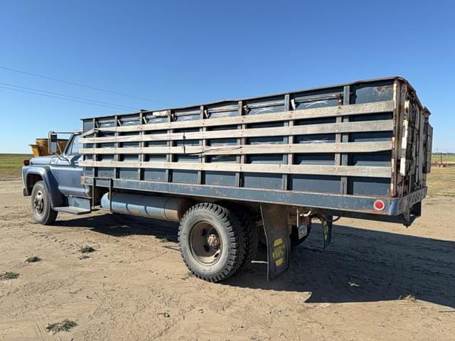 Image of Ford F-600 equipment image 1