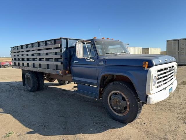 Image of Ford F-600 equipment image 4