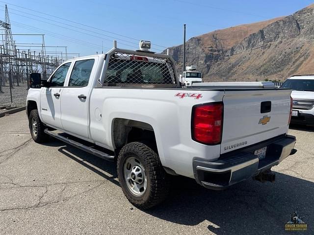 Image of Chevrolet Silverado equipment image 2