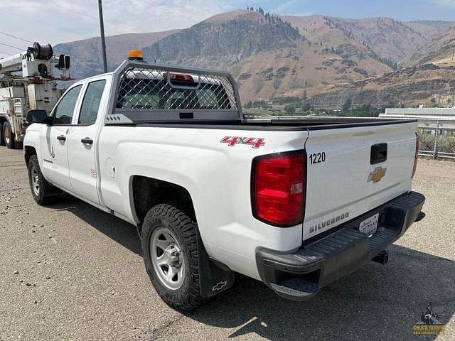 Image of Chevrolet Silverado equipment image 2