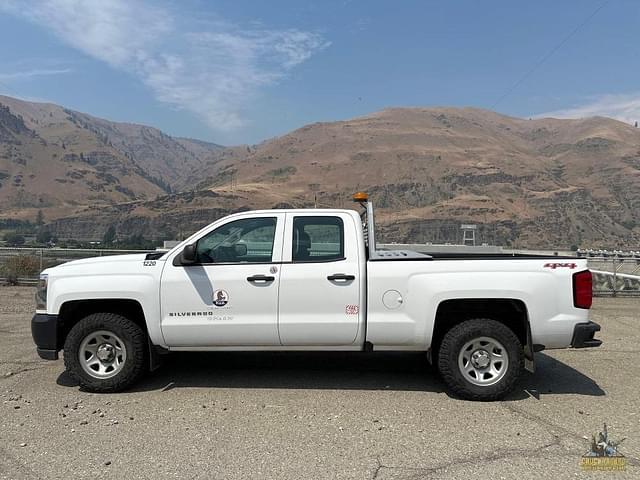 Image of Chevrolet Silverado equipment image 1