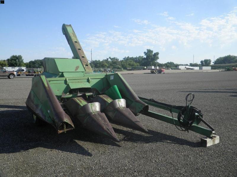 John Deere 300 Equipment Image0