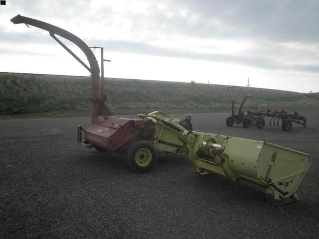 Image of New Holland 890 equipment image 2