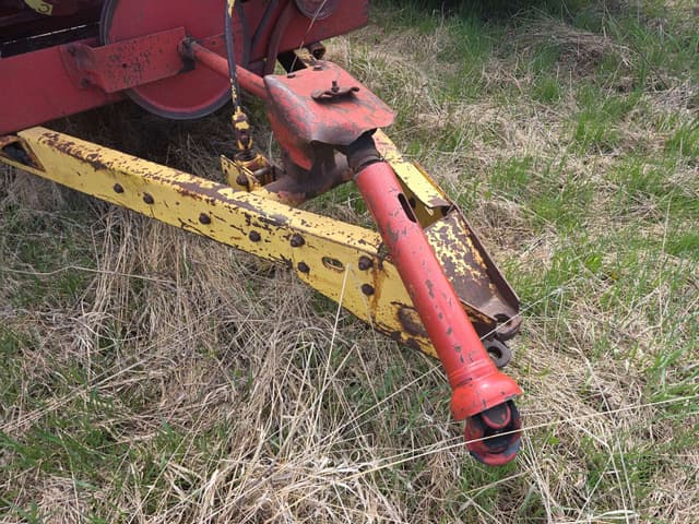 Image of New Holland 680 equipment image 3