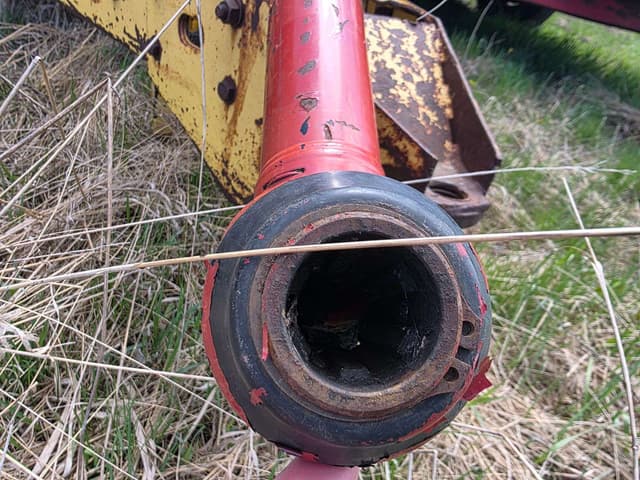Image of New Holland 680 equipment image 4