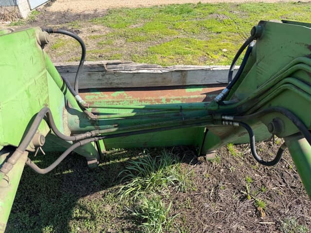 Image of John Deere 148 equipment image 4