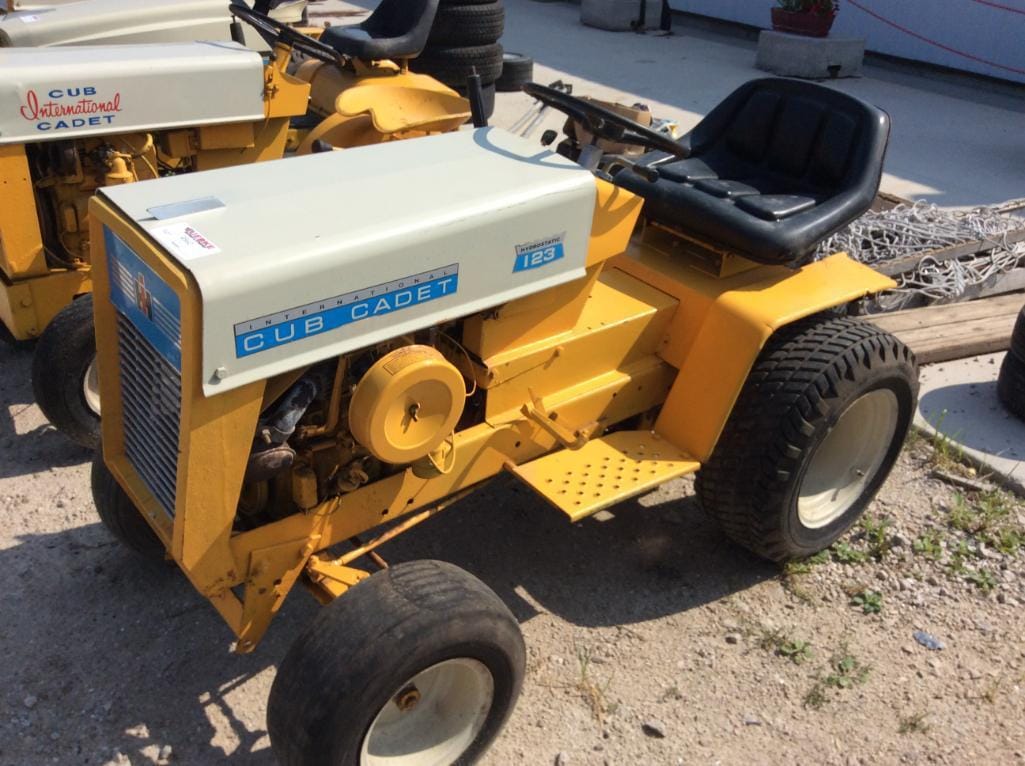 Main image Cub Cadet 123
