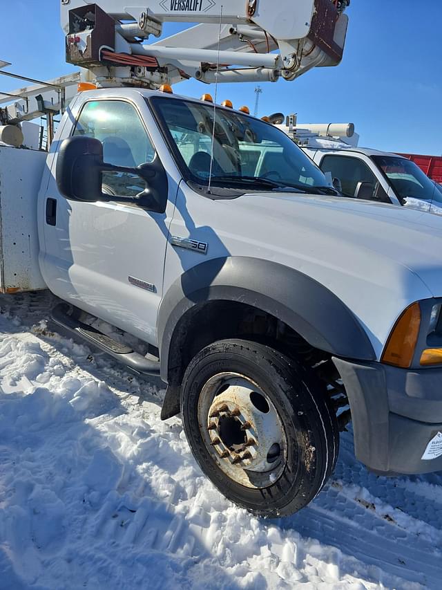 Image of Ford F-450 equipment image 2