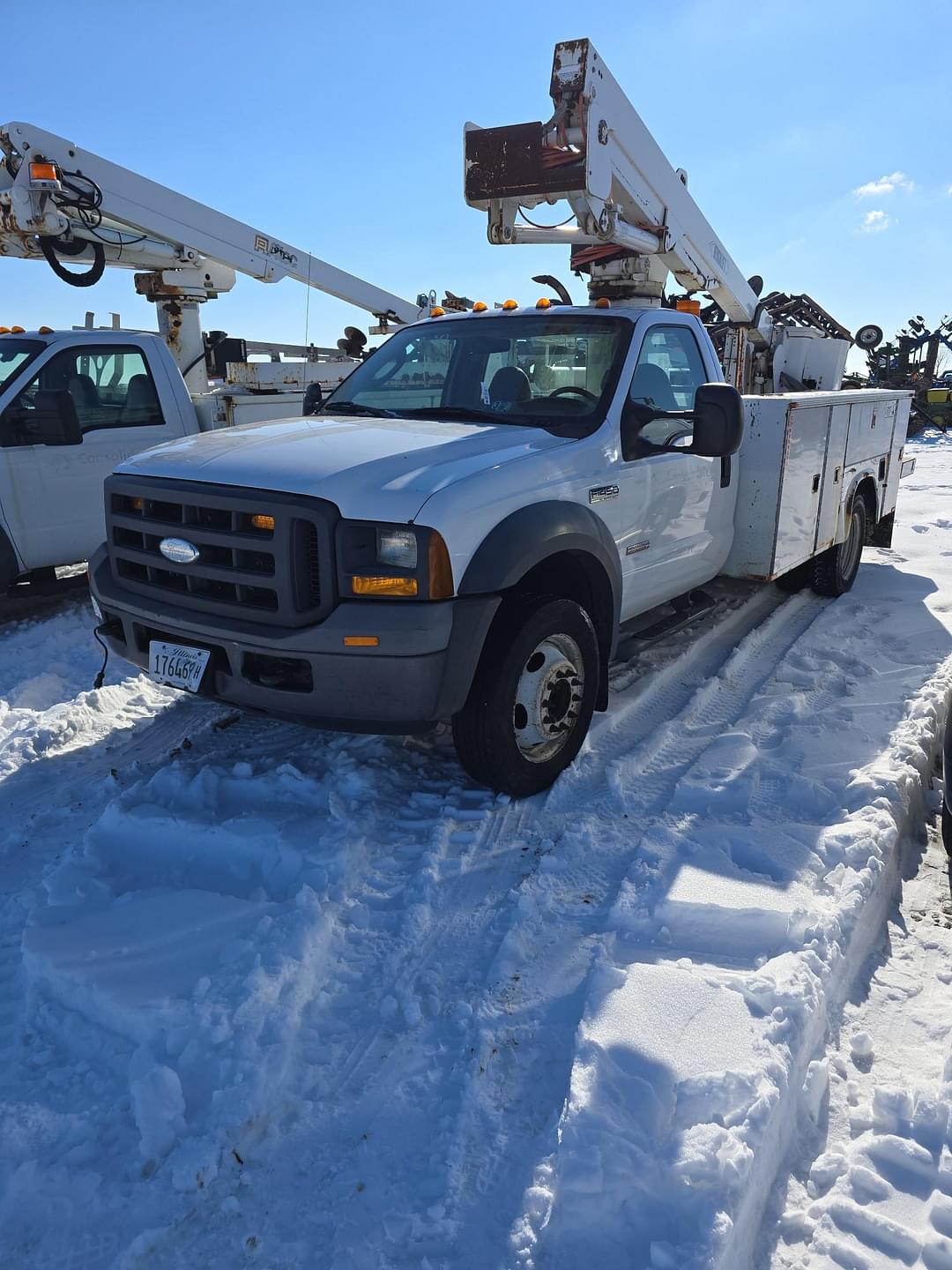 Image of Ford F-450 Primary image