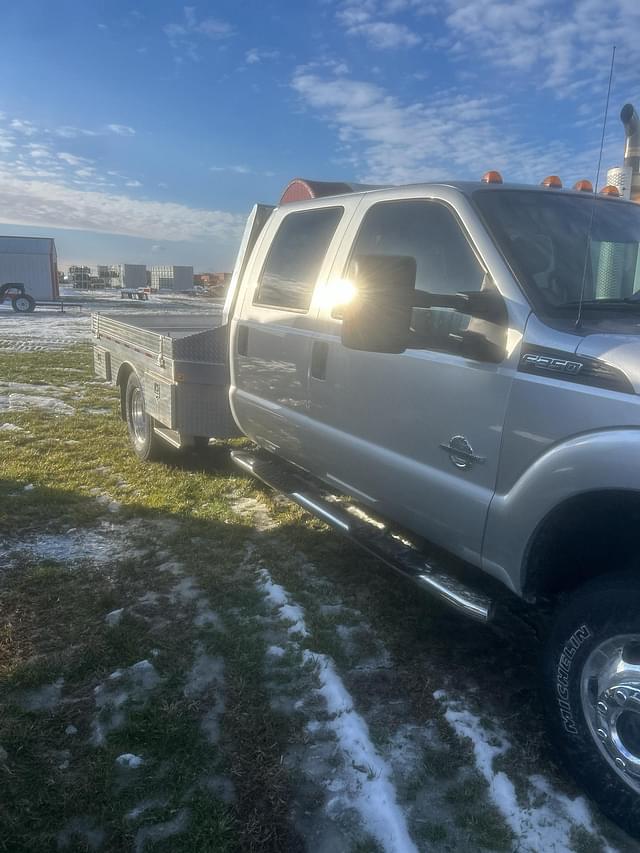 Image of Ford F-350 equipment image 1