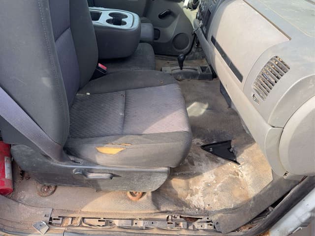 Image of Chevrolet 3500 equipment image 4