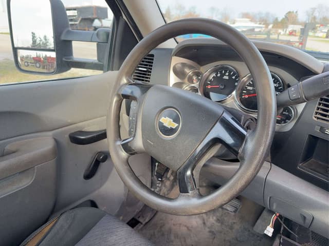 Image of Chevrolet 3500HD equipment image 4