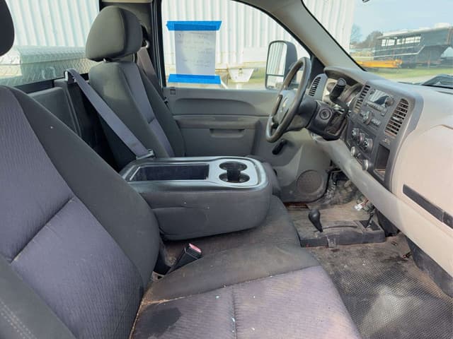 Image of Chevrolet 3500HD equipment image 3