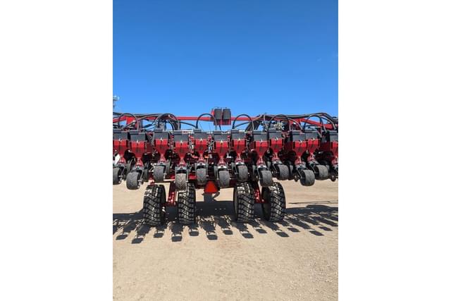 Image of Case IH 1245 equipment image 2