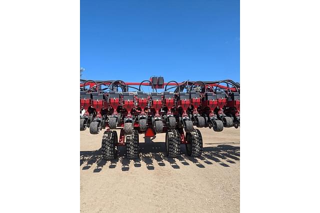 Image of Case IH 1245 equipment image 2
