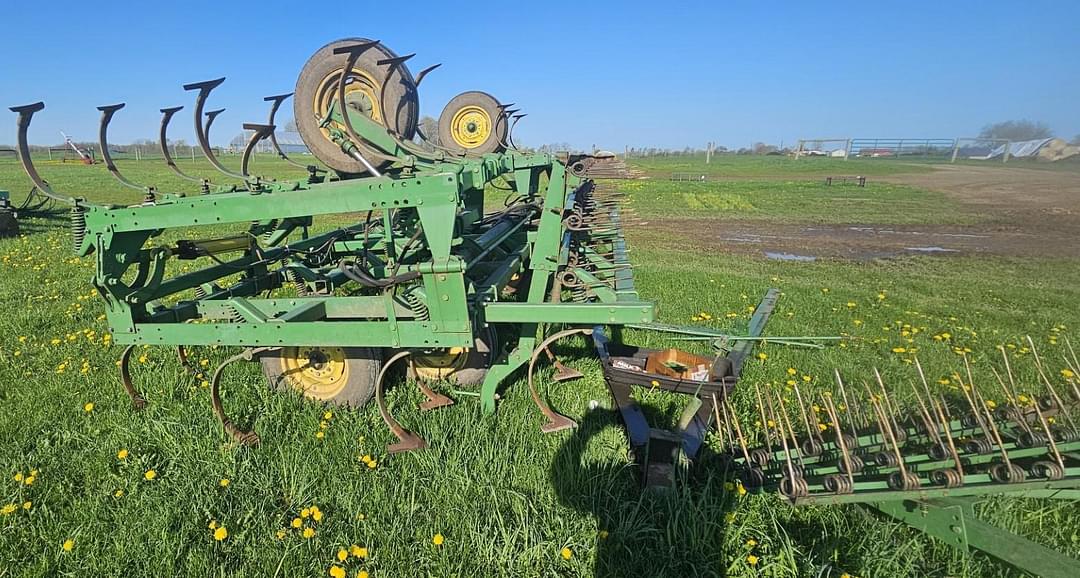 Image of John Deere 1010 Primary image