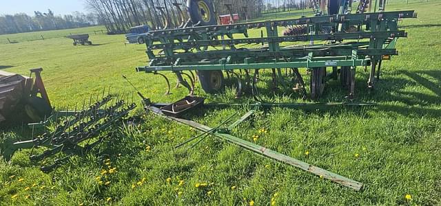 Image of John Deere 1010 equipment image 2