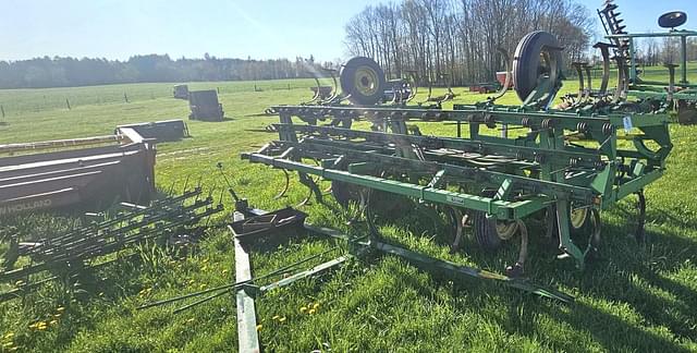 Image of John Deere 1010 equipment image 1