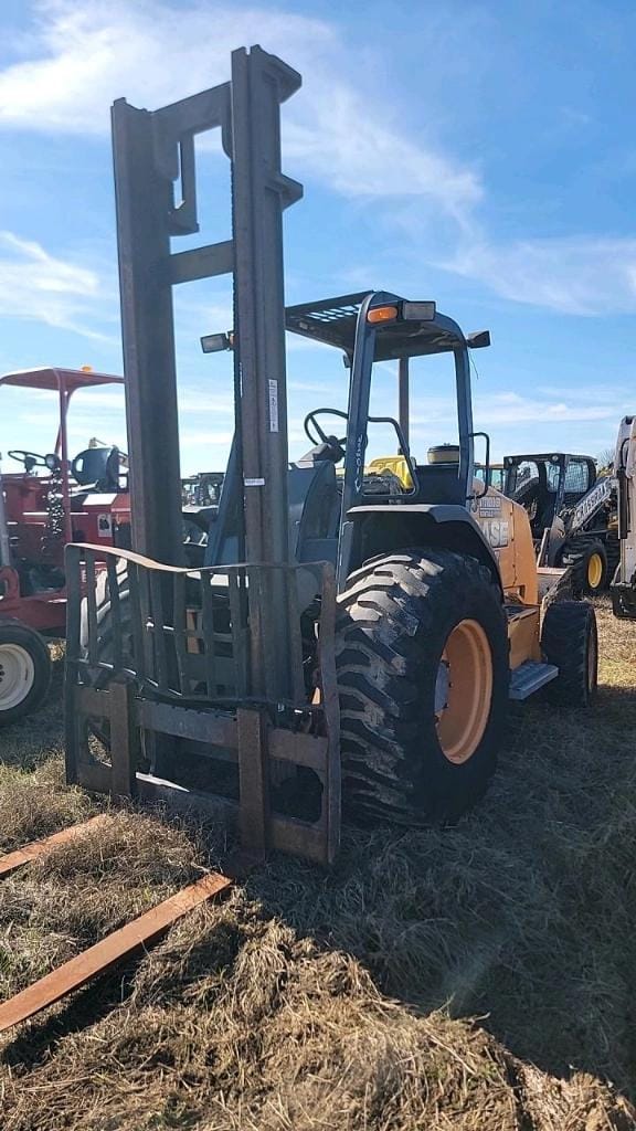 2016 Case 586H Equipment Image0