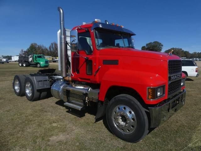 Image of Mack PI64T equipment image 1