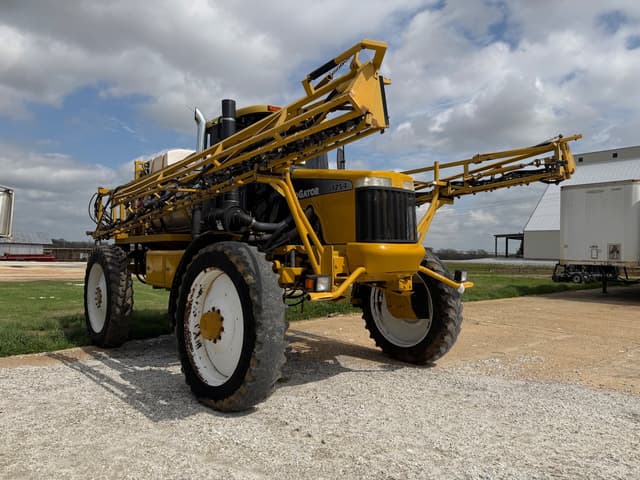 Image of Ag-Chem RoGator 1254 equipment image 1