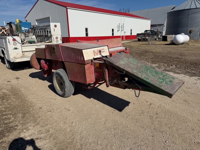 Image of Massey Ferguson 126 equipment image 1