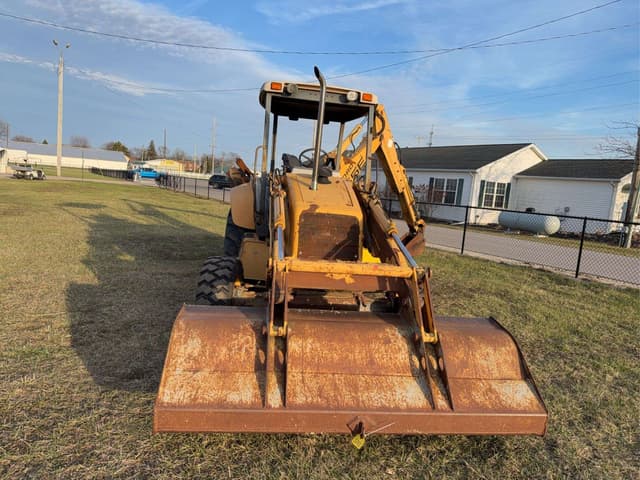 Image of Ford 555E equipment image 2