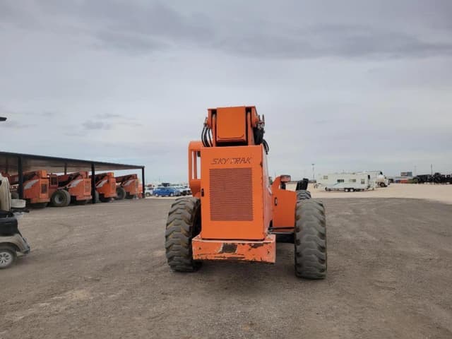 Image of Skytrak 10054 equipment image 3