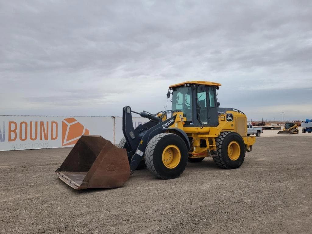 Image of John Deere 524L Primary image