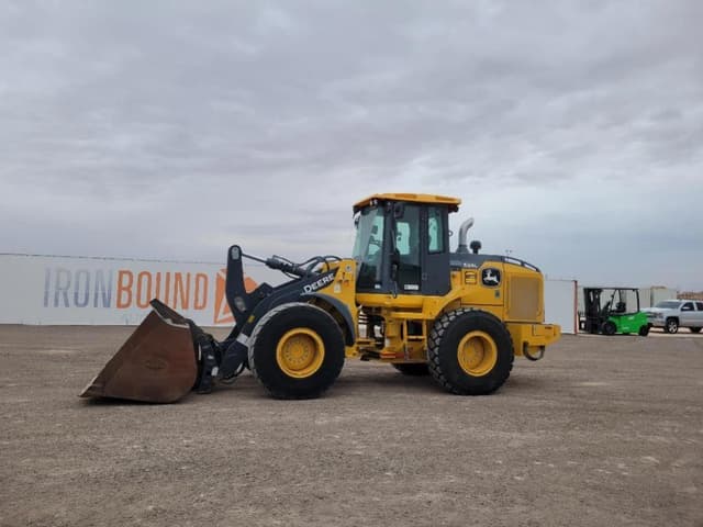 Image of John Deere 524L equipment image 1