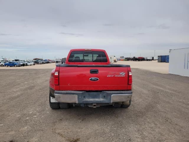 Image of Ford F-350 equipment image 3