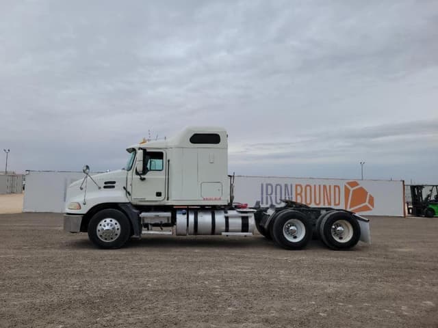 Image of Mack CXU613 equipment image 1