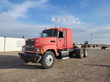 Main image Mack Maxi Cruise